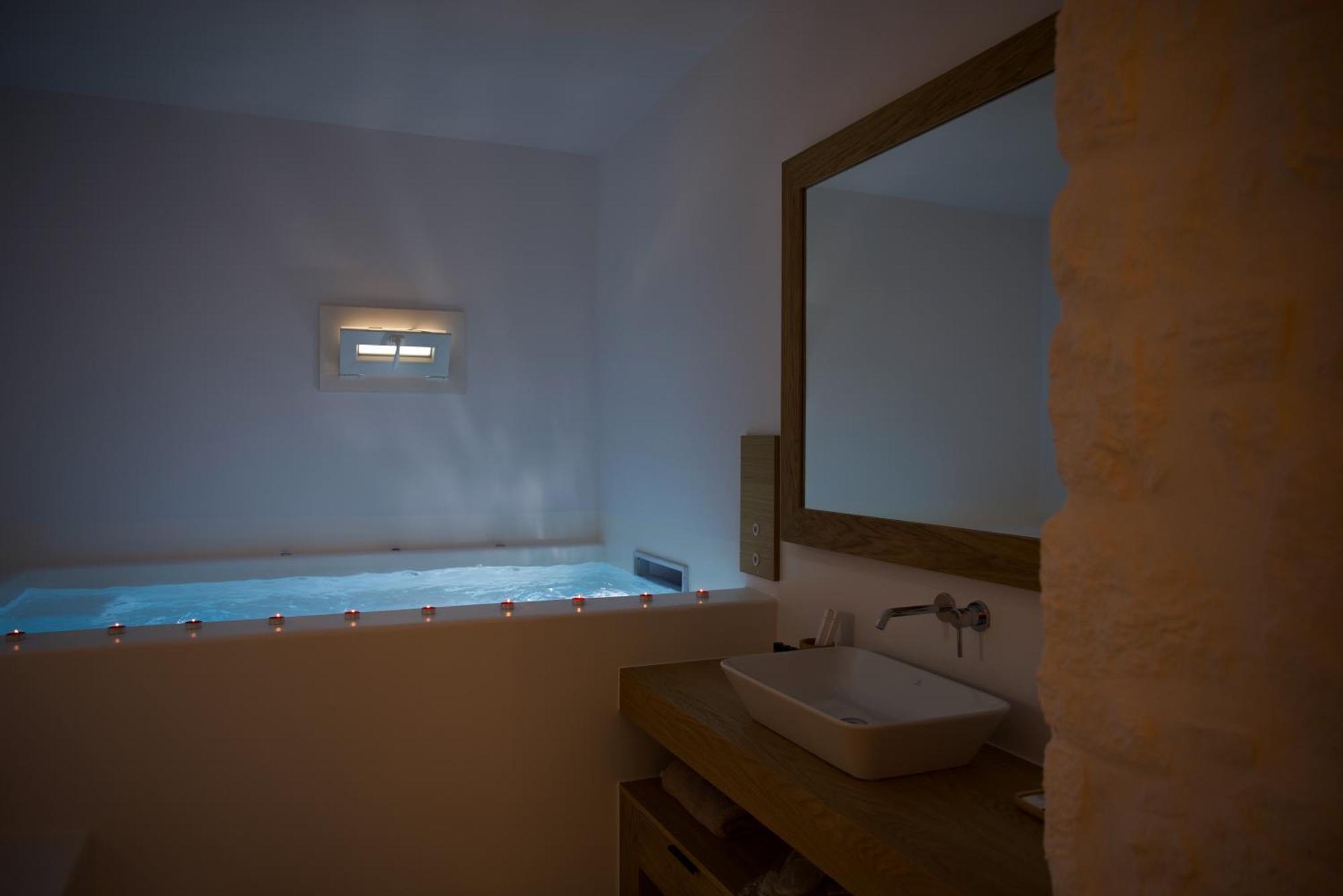 Elit Mykonos *